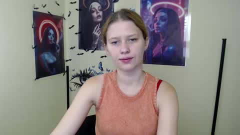 Snapshot of crystalgirl__ chatting on November 6, 8:15 am Stella online show from November 6, 8:15 am