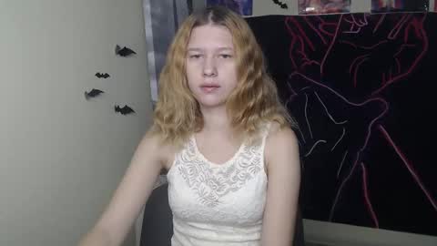 Snapshot of crystalgirl__ chatting on November 20, 7:30 am Stella online show from November 20, 7:30 am