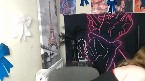 Stella online show from February 8, 1:14 pm