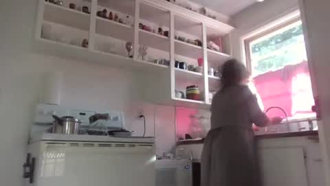 Snapshot of crystalhouse444 chatting on June 16, 12:02 am crystalhouse444 online show from June 16, 12:02 am