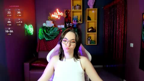 Snapshot of crystallglow chatting on January 11, 9:53 pm Kitty online show from January 11, 9:53 pm