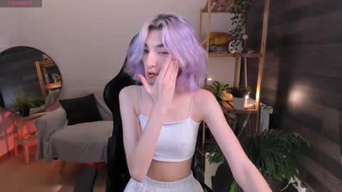 Mia online show from October 2, 2:02 pm