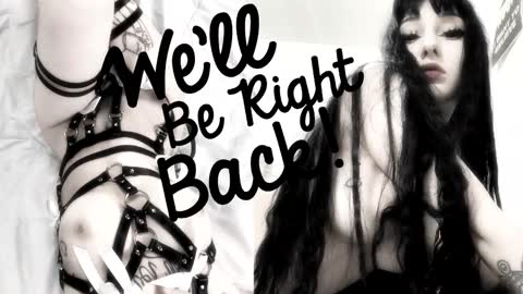 Sasha    Make me moan with patterns   good music here  online show from November 9, 8:51 pm