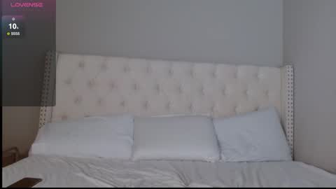 Snapshot of crystalstarlet chatting on March 1, 6:26 am Nikki online show from March 1, 6:26 am