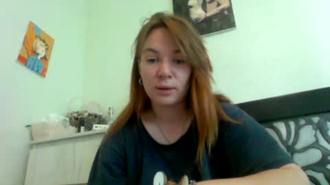 Snapshot of crystalvelvet chatting on May 18, 6:52 am crystalvelvet online show from May 18, 6:52 am