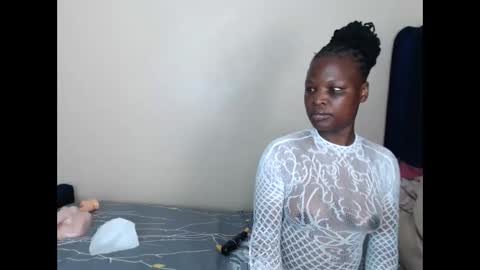 crystalxebony online show from November 13, 5:06 am