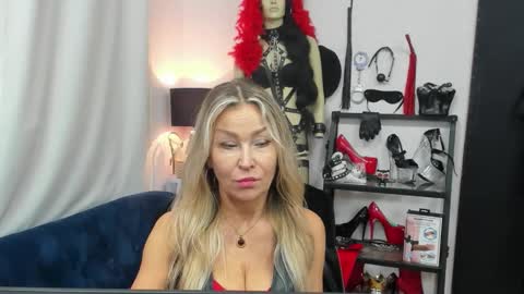 CrystalHotty online show from October 14, 4:57 am