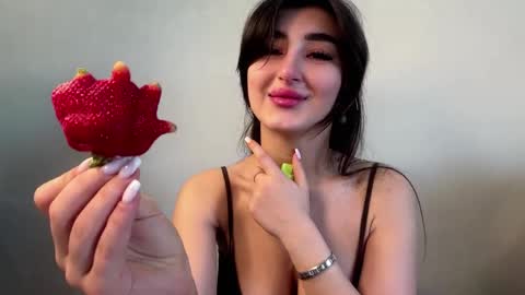 Snapshot of crystlepipkins chatting on May 25, 6:52 am Diana online show from May 25, 6:52 am