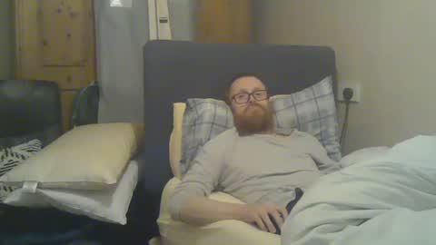 chris online show from January 8, 12:24 am