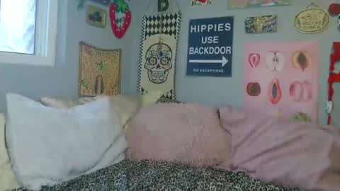     online show from November 22, 7:24 pm