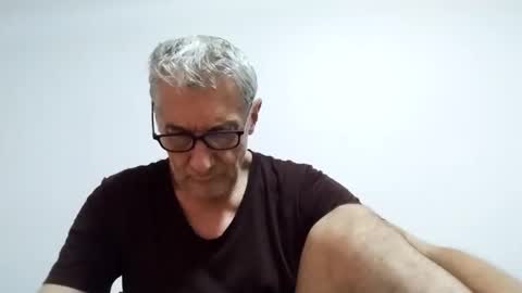 Snapshot of cucaio18 chatting on February 16, 12:40 am BIG UNCUT HARD COCK online show from February 16, 12:40 am