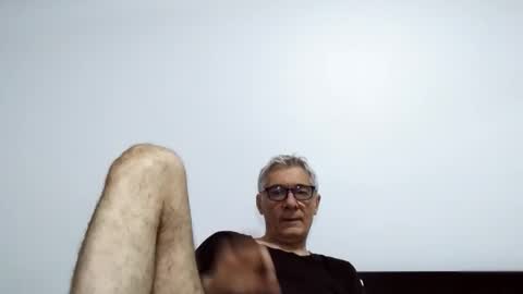 Snapshot of cucaio18 chatting on February 18, 1:34 am BIG UNCUT HARD COCK online show from February 18, 1:34 am