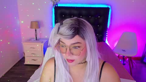 Snapshot of cuckoldlover69_ chatting on December 18, 3:58 am cuckoldlover69_ online show from December 18, 3:58 am