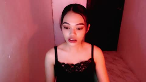 cuddlepunk_bubble online show from May 22, 3:50 pm