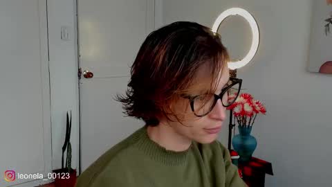 Snapshot of cuddlingbunnny chatting on December 19, 6:26 pm Leonela online show from December 19, 6:26 pm