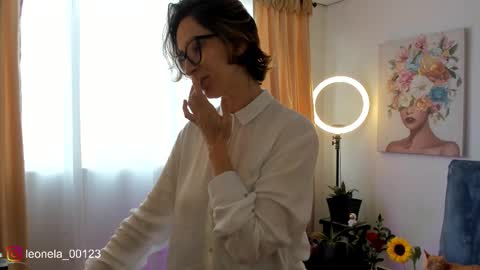 Snapshot of cuddlingbunnny chatting on February 2, 5:22 pm Leonela online show from February 2, 5:22 pm