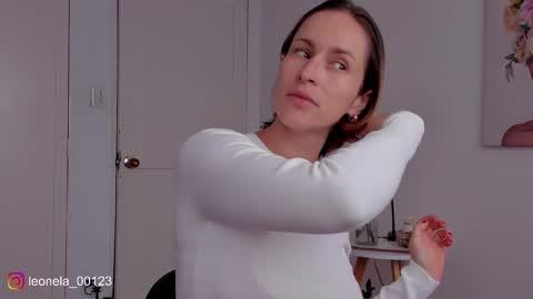 Snapshot of cuddlingbunnny chatting on February 14, 6:48 pm Leonela online show from February 14, 6:48 pm