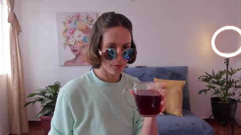 Snapshot of cuddlingbunnny chatting on March 16, 5:17 pm Leonela online show from March 16, 5:17 pm