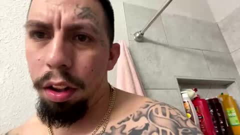 Snapshot of cuete2100 chatting on November 23, 6:46 am cuete2100 online show from November 23, 6:46 am