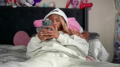 cum2charmxx online show from February 19, 2:51 am