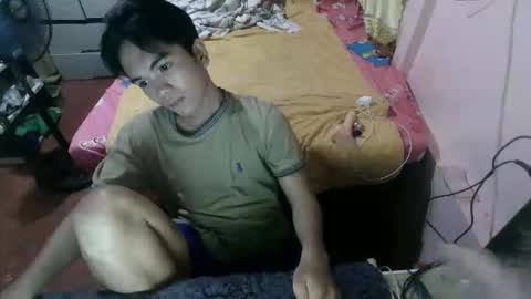 Snapshot of cum_boy69xx chatting on October 14, 1:01 pm james online show from October 14, 1:01 pm