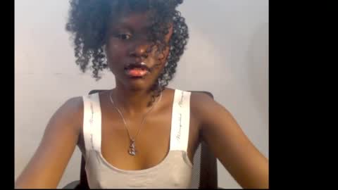 sophie online show from April 17, 7:55 am