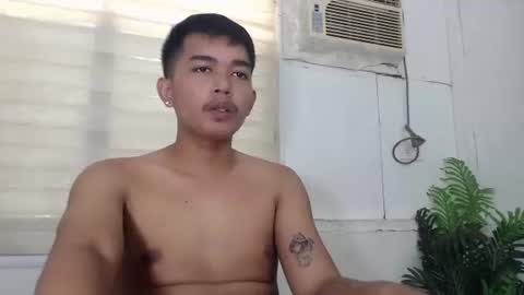 Snapshot of cum_for_u19 chatting on January 12, 4:18 am DREI online show from January 12, 4:18 am