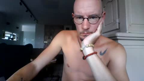 Snapshot of cum_swallow_bi chatting on July 20, 2:08 pm cum_swallow_bi online show from July 20, 2:08 pm