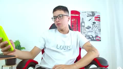 cumandres online show from September 23, 2:31 pm