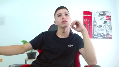 cumandres online show from November 22, 2:16 pm