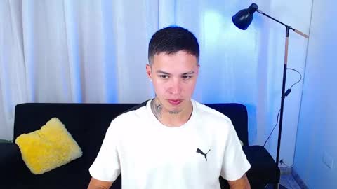 cumandres online show from April 14, 2:23 pm