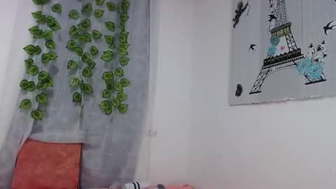 Snapshot of cumb0y_squirtgirl chatting on September 16, 9:54 am Pablo and emma online show from September 16, 9:54 am