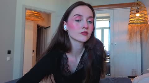 fansly -  lilyband online show from December 17, 8:31 am