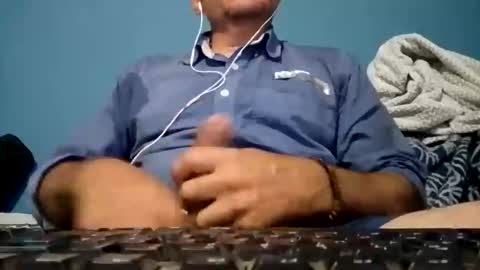 Snapshot of cumbian_chero chatting on May 14, 4:19 am cumbian_chero online show from May 14, 4:19 am