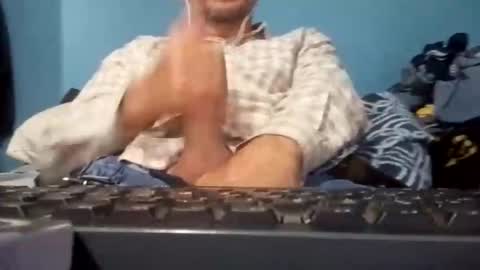 Snapshot of cumbian_chero chatting on May 23, 9:41 pm cumbian_chero online show from May 23, 9:41 pm
