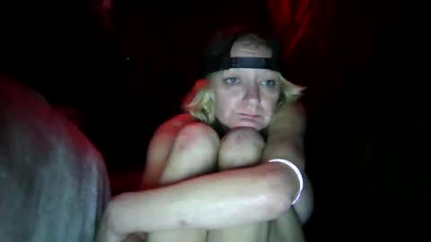 Snapshot of cumctriniti chatting on December 12, 8:03 am cumctriniti online show from December 12, 8:03 am