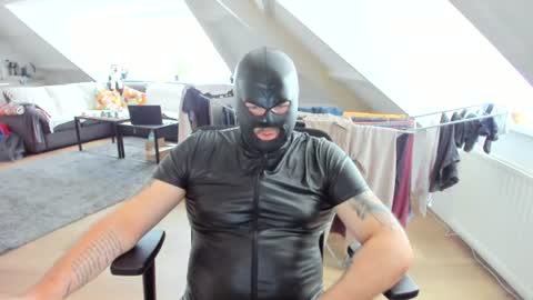 MaskedMasturbator online show from August 1, 12:48 pm