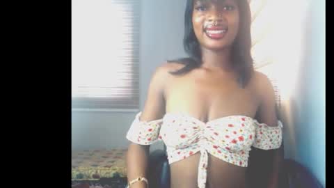 Snapshot of cumebony_petit chatting on February 3, 2:22 pm cumebony_petit online show from February 3, 2:22 pm