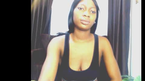 Snapshot of cumebony_petit chatting on February 17, 6:10 am cumebony_petit online show from February 17, 6:10 am
