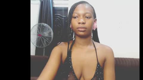 cumebony_petit online show from April 13, 7:03 am