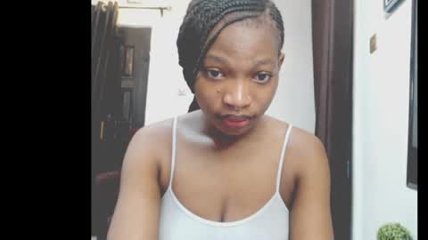 Snapshot of cumebony_petit chatting on April 19, 7:29 am cumebony_petit online show from April 19, 7:29 am