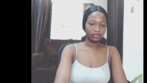 Snapshot of cumebony_petit chatting on May 27, 6:43 am cumebony_petit online show from May 27, 6:43 am