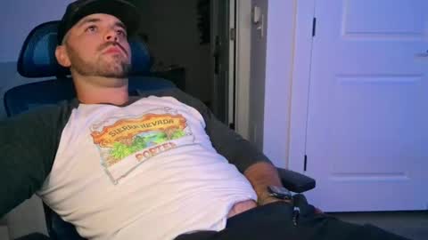 cummmg23 online show from October 3, 5:15 am