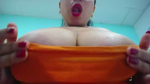 Snapshot of cumontitsxxx chatting on July 10, 6:10 pm Cumontitsxxx online show from July 10, 6:10 pm
