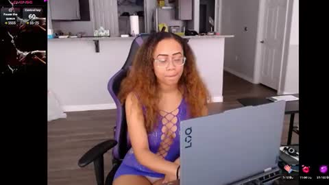 Snapshot of cumplzqueen chatting on July 14, 7:41 pm Nia Reese online show from July 14, 7:41 pm
