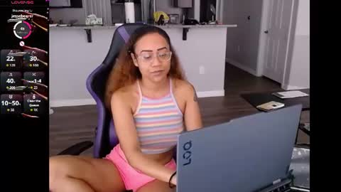 Snapshot of cumplzqueen chatting on July 16, 6:36 pm Nia Reese online show from July 16, 6:36 pm