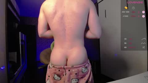 Snapshot of cumzan_ chatting on February 6, 11:15 pm Tarzan online show from February 6, 11:15 pm