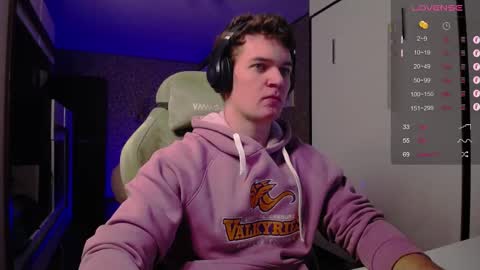 Snapshot of cumzan_ chatting on February 15, 2:58 am Tarzan online show from February 15, 2:58 am