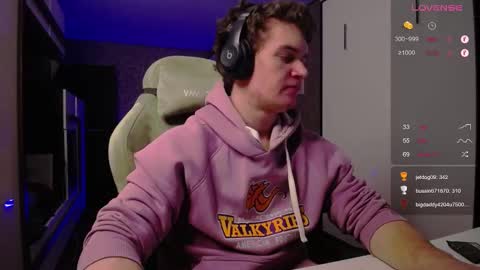 Snapshot of cumzan_ chatting on February 15, 6:02 am Tarzan online show from February 15, 6:02 am