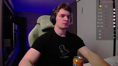 Snapshot of cumzan_ chatting on February 21, 9:43 pm Tarzan online show from February 21, 9:43 pm